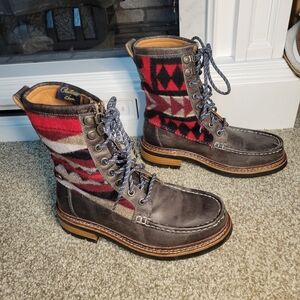 Pendleton x Clarks Ottawa Boots made in Italy, Size 6